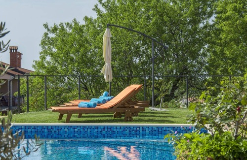 Rovinjsko Selo Cottage | Villa moderne à Rovinjsko, Selo avec piscine et jacuzzi