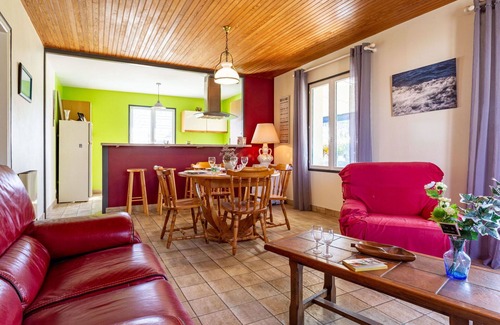Saint-Germain-sur-Ay Maison | Belle maison de vacances privée pour 4 personnes avec WIFI, TV, terrasse et animaux admis
