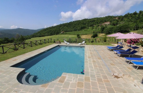 Bivio Lugnano Villa | Merveilleuse maison de vacances privée pour 7 personnes avec piscine privée et TV
