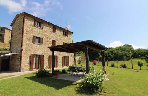Bivio Lugnano Villa | Merveilleuse maison de vacances privée pour 7 personnes avec piscine privée et TV