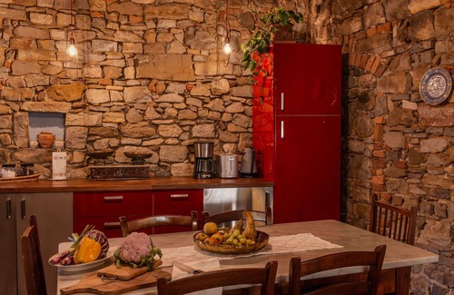 Pergine Valdarno Maison | Maison de vacances privée avec climatisation, WIFI, TV, patio, parking, près de Arezzo