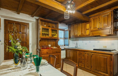 Stazzema Maison | Belle maison de vacances privée pour 4 personnes avec parking