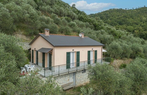 Sestri Levante Maison | Merveilleuse maison de vacances privée pour 4 personnes avec WIFI, climatisation, TV et patio