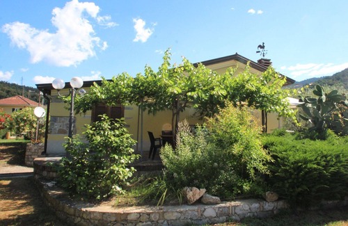 San Bernardino Maison | Belle maison de vacances privée avec climatisation, piscine privée, WIFI, TV, patio, animaux admis