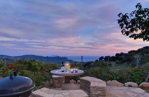 Triopetra Villa | Maison de vacances privée avec WIFI, piscine privée, climatisation, TV, balcon, parking