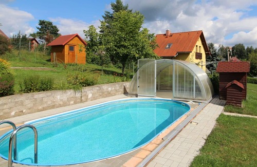 Zasada Maison | Magnifique maison de vacances privée pour 5 personnes avec WIFI, piscine, TV et terrasse