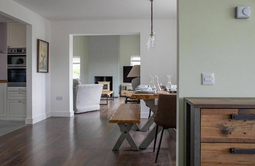 Caroy Villa | Magnifique maison de vacances privée pour 8 personnes avec WIFI, TV et parking