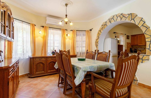 Balatonoszod Maison | Maison de vacances privée avec WIFI, climatisation, TV, terrasse, animaux admis, parking