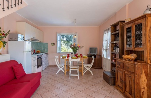Pietrabruna Maison | Maison de vacances privée avec piscine privée, WIFI, TV, terrasse, animaux admis, vue panoramique