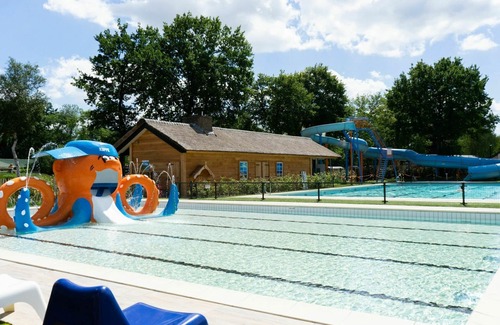 Municipality of Waalwijk Maison | Magnifique maison de vacances privée pour 4 personnes avec WIFI, piscine, TV et terrasse
