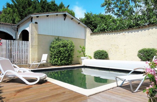 Vertheuil Maison | Magnifique maison de vacances privée pour 4 personnes avec piscine privée, WIFI et terrasse