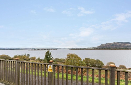 Kinross Maison | Belle maison de vacances privée pour 6 personnes avec WIFI, TV, balcon et parking