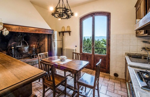 Neri Maison | Merveilleuse maison de vacances privée avec piscine privée, WIFI, TV, terrasse et vue panoramique