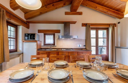 Sampeyre Maison | Belle maison de vacances privée pour 9 personnes avec TV et patio
