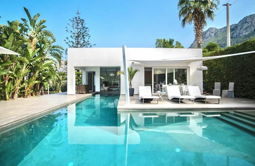 Cinisi Villa | Magnifique maison de vacances privée avec WIFI, climatisation, piscine privée, TV et patio