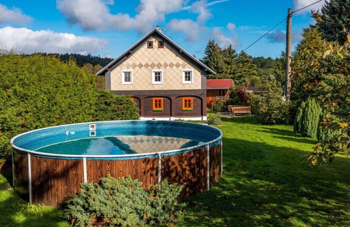 Kamen Villa | Belle maison de vacances privée pour 6 personnes avec WIFI, piscine privée, TV, patio et parking