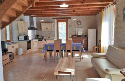 Pontcirq Villa | Merveilleuse maison de vacances privée avec WIFI, piscine privée, TV, terrasse et animaux admis