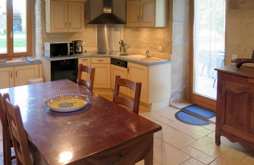 Pontcirq Villa | Merveilleuse maison de vacances privée avec WIFI, piscine privée, TV, terrasse et animaux admis
