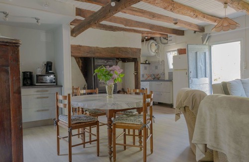 Teyssieu Maison | Merveilleuse maison de vacances privée pour 4 personnes avec TV, terrasse et animaux admis