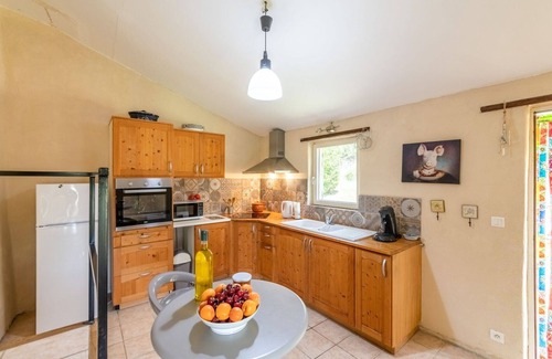 Venterol Maison | Belle maison de vacances privée pour 2 personnes avec piscine, WIFI, TV et animaux admis