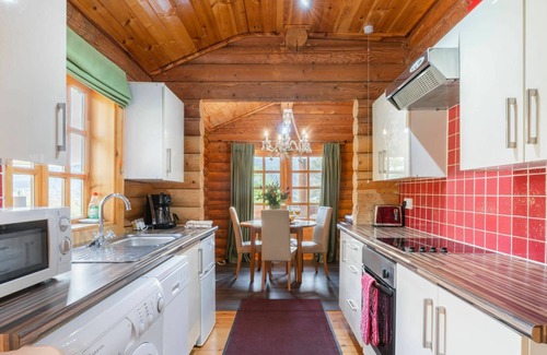 Glen Urquhart Maison | Merveilleuse maison de vacances privée pour 4 personnes avec TV, animaux admis et parking