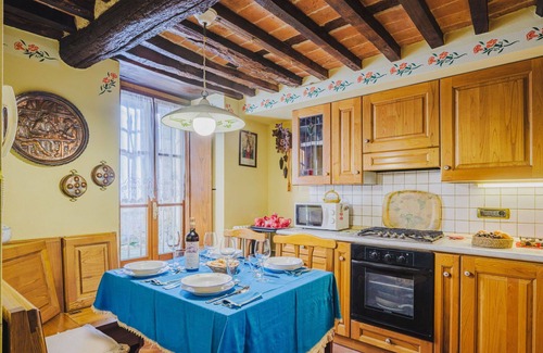 Santa Lucia Maison | Merveilleuse maison de vacances privée pour 4 personnes avec WIFI, climatisation, TV et balcon