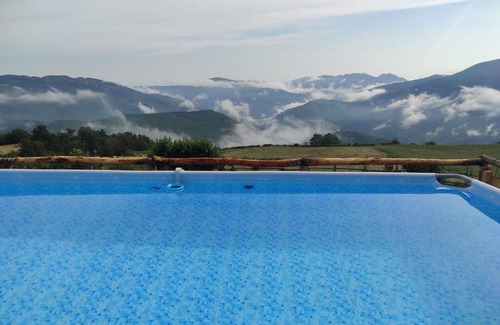 San Marcello Pistoiese Maison | Belle maison de vacances privée avec piscine privée, WIFI, TV, terrasse et animaux admis