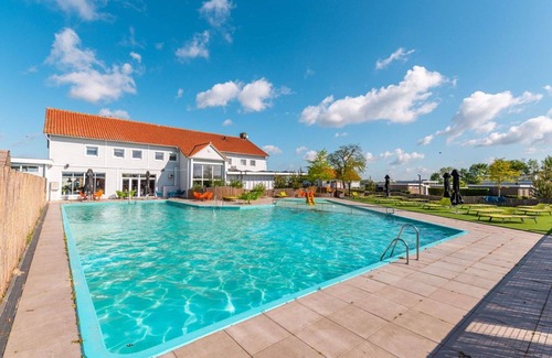 Nunspeet Maison | Merveilleuse maison de vacances privée pour 4 personnes avec piscine, WIFI, TV et terrasse