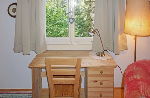 Flirsch Maison | Belle maison de vacances privée pour 7 personnes avec TV et patio
