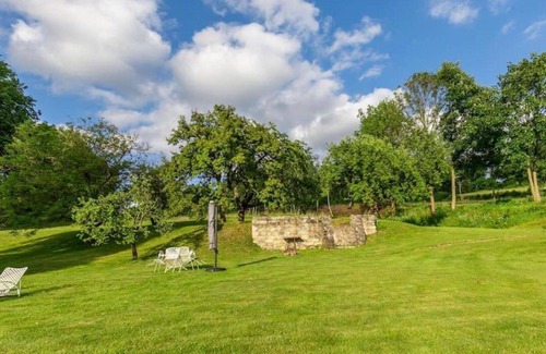 Clunek Maison | Merveilleuse maison de vacances privée pour 8 personnes avec WIFI, patio et animaux admis