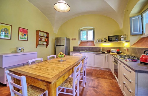 Le Piazze Villa | Belle maison de vacances privée avec piscine privée, WIFI, climatisation, TV, près de Arezzo