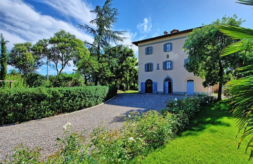 Le Piazze Villa | Belle maison de vacances privée avec piscine privée, WIFI, climatisation, TV, près de Arezzo