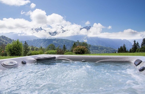 Chesieres Maison | Belle maison de vacances privée pour 8 personnes avec bain à remous, WIFI, TV, balcon et parking