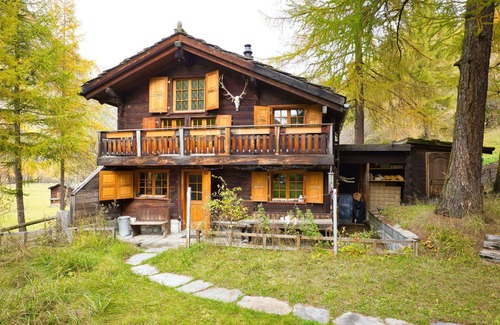 Taesch Maison | Magnifique maison de vacances privée pour 3 personnes avec WIFI, TV, terrasse et vue panoramique