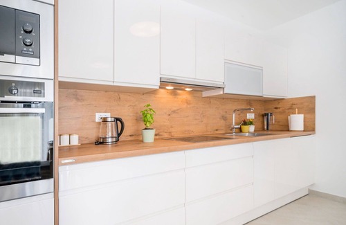 Kringa Maison | Magnifique maison de vacances privée avec WIFI, piscine privée, climatisation, TV et terrasse