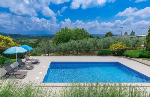 Baredine Villa | Maison de vacances privée avec climatisation, piscine privée, WIFI, TV, terrasse, vue panoramique