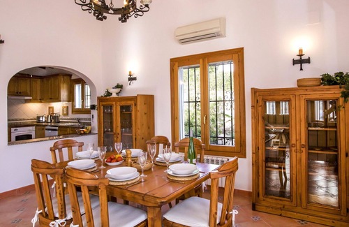 Rafol de Almunia Maison | Merveilleuse maison de vacances privée avec WIFI, piscine privée, climatisation, TV et patio