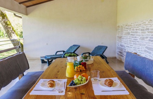 Heki Maison | Magnifique maison de vacances privée pour 6 personnes avec WIFI, TV, terrasse et parking