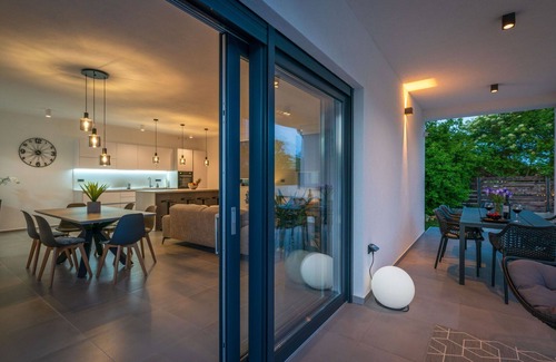 Filipana Maison | Magnifique maison de vacances privée avec climatisation, piscine privée, WIFI, TV et terrasse