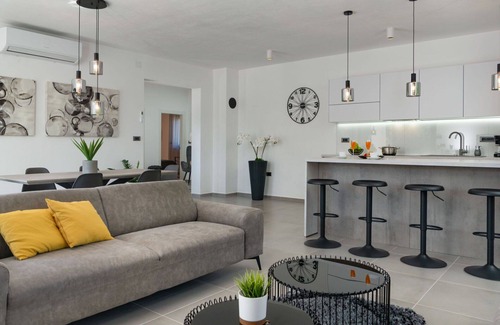 Filipana Maison | Magnifique maison de vacances privée avec climatisation, piscine privée, WIFI, TV et terrasse