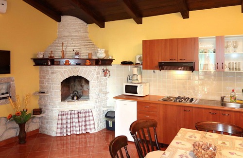 Barban Maison | Merveilleuse maison de vacances privée avec WIFI, climatisation, TV, terrasse et animaux admis