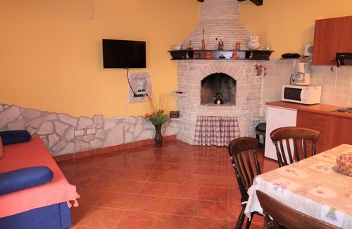 Barban Maison | Merveilleuse maison de vacances privée avec WIFI, climatisation, TV, terrasse et animaux admis