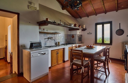 Agello Villa | Maison de vacances privée avec WIFI, piscine privée, climatisation, TV, patio, près de Pérouse