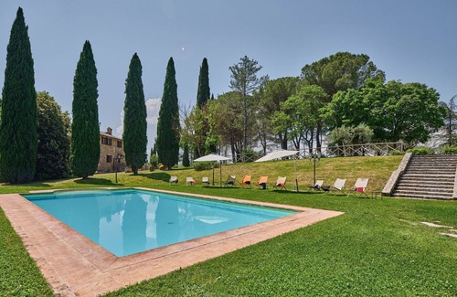 Agello Villa | Maison de vacances privée avec WIFI, piscine privée, climatisation, TV, patio, près de Pérouse