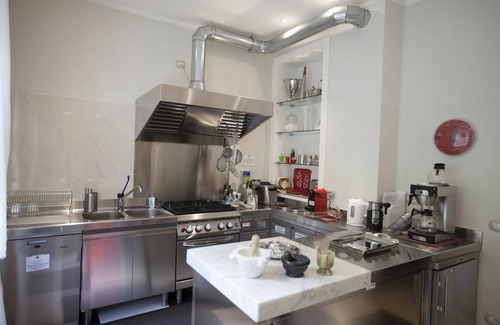 Baveno Villa | Maison de vacances privée avec bain à remous, climatisation, sauna, WIFI, piscine, TV, patio