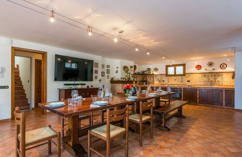 Cecina Maison | Maison de vacances privée avec piscine privée, climatisation, bain à remous, WIFI, TV, patio