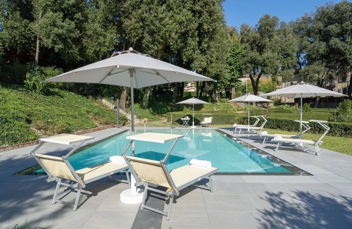 Ronta Villa | Belle maison de vacances privée avec WIFI, piscine privée, bain à remous, TV et vue panoramique