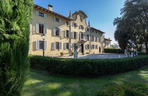 Ronta Villa | Belle maison de vacances privée avec WIFI, piscine privée, bain à remous, TV et vue panoramique