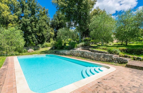 Siena Maison | Magnifique maison de vacances privée avec WIFI, piscine privée, TV, patio et parking