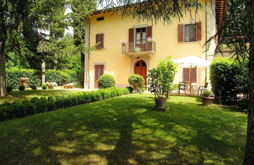 Vicchio Villa | Belle maison de vacances privée avec piscine privée, WIFI, TV, patio et vue panoramique